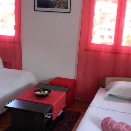 Apartment Max Omiš Buitenkant foto