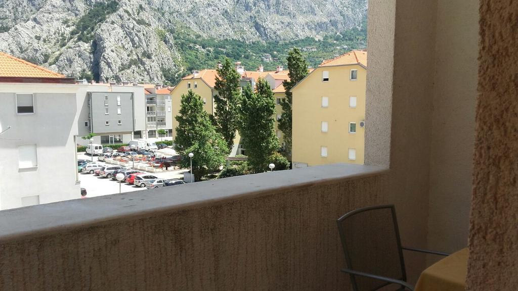 Apartment Max Omiš Buitenkant foto