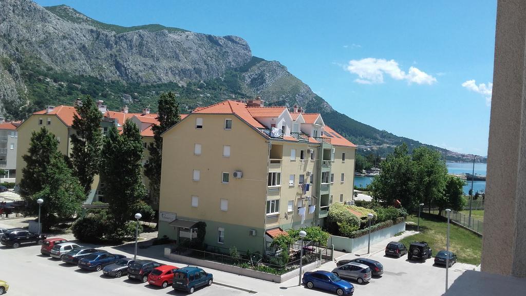 Apartment Max Omiš Buitenkant foto